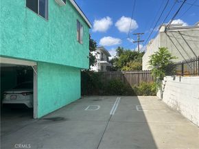 4727 Oakwood Avenue, Los Angeles CA 90004