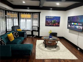 4727 Oakwood Avenue, Los Angeles CA 90004