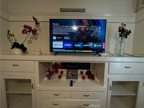 4727 Oakwood Avenue, Los Angeles CA 90004