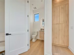 4825 Forman Avenue, North Hollywood CA 91601