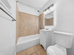 2015 Chariton, Los Angeles CA 90034