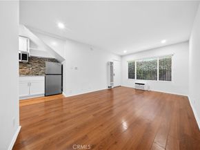 2015 Chariton, Los Angeles CA 90034