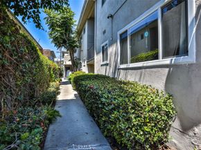 2015 Chariton, Los Angeles CA 90034