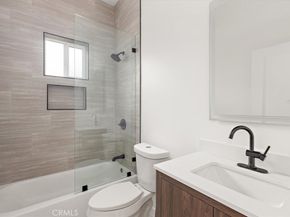 642 E Fairview Boulevard, Inglewood CA 90302