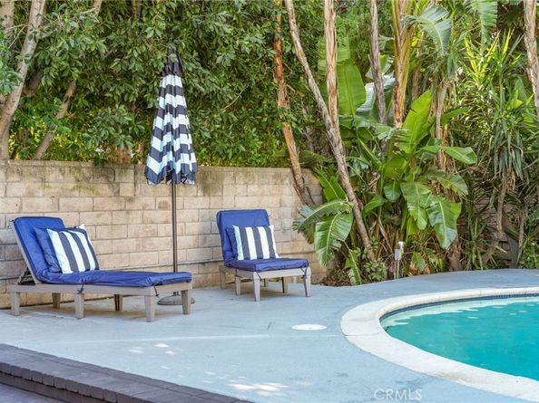 9841 Donna Avenue, Northridge CA 91324