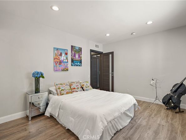 9841 Donna Avenue, Northridge CA 91324