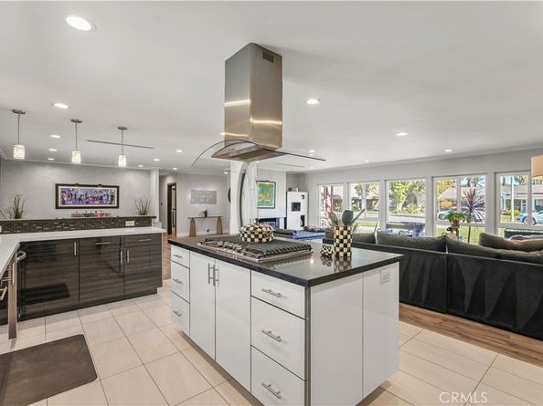 9841 Donna Avenue, Northridge CA 91324