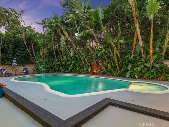 9841 Donna Avenue, Northridge CA 91324