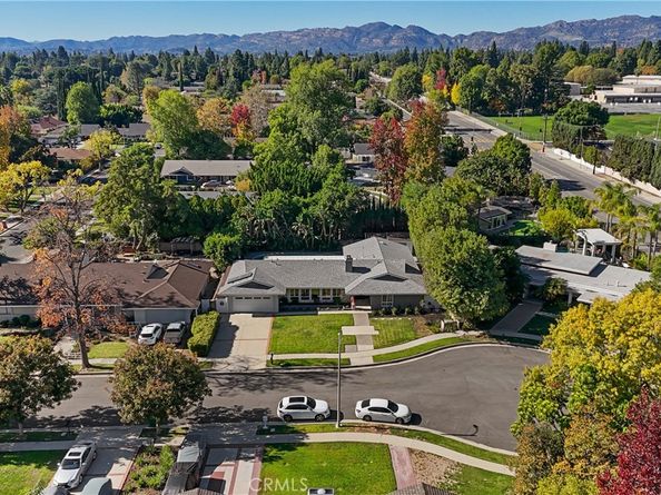 9841 Donna Avenue, Northridge CA 91324