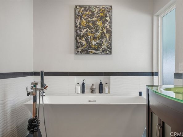 9841 Donna Avenue, Northridge CA 91324