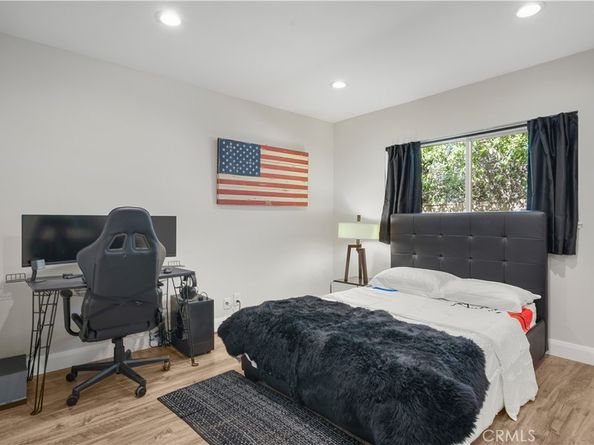 9841 Donna Avenue, Northridge CA 91324