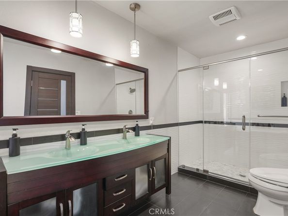 9841 Donna Avenue, Northridge CA 91324