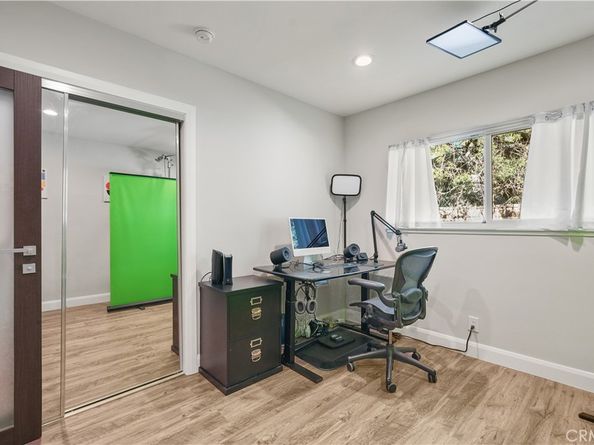 9841 Donna Avenue, Northridge CA 91324