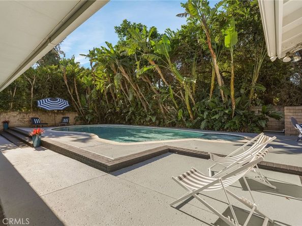 9841 Donna Avenue, Northridge CA 91324