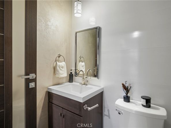 9841 Donna Avenue, Northridge CA 91324