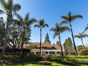 2559 Plaza Del Amo 215, Torrance CA 90503