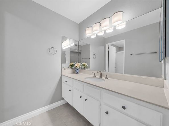 2559 Plaza Del Amo 215, Torrance CA 90503