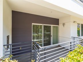 3061 W 12th Place 101, Los Angeles CA 90006