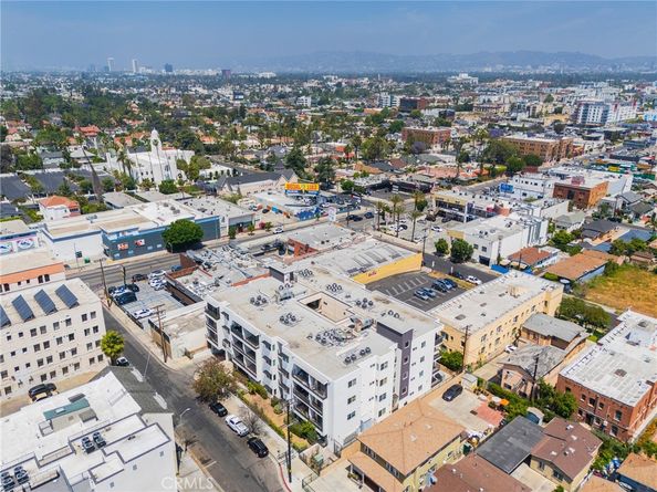 3061 W 12th Place 101, Los Angeles CA 90006