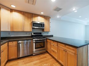 3061 W 12th Place 101, Los Angeles CA 90006