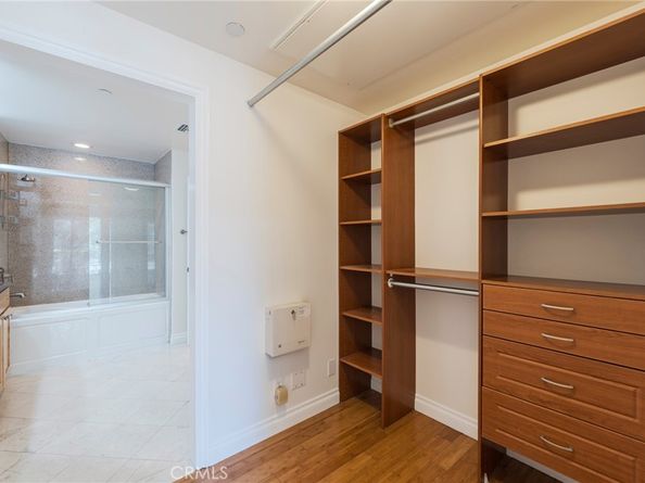 3061 W 12th Place 101, Los Angeles CA 90006