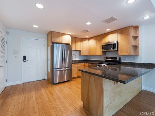 3061 W 12th Place 101, Los Angeles CA 90006