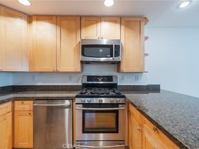 3061 W 12th Place 101, Los Angeles CA 90006