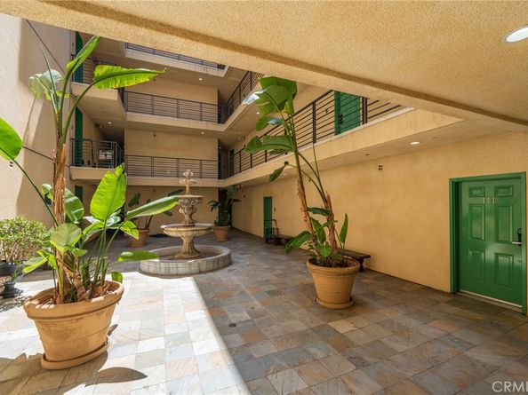 3061 W 12th Place 101, Los Angeles CA 90006