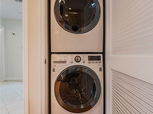 3061 W 12th Place 101, Los Angeles CA 90006