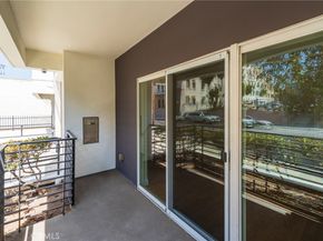 3061 W 12th Place 101, Los Angeles CA 90006