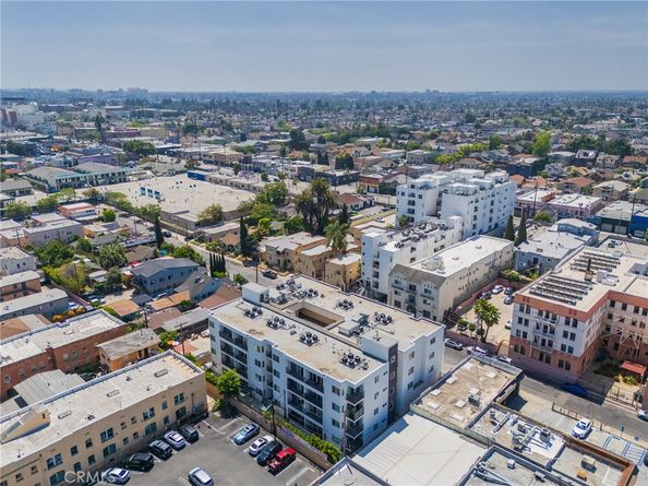 3061 W 12th Place 101, Los Angeles CA 90006