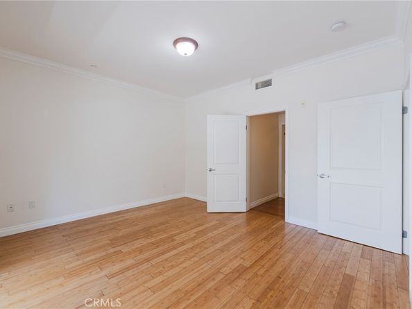 3061 W 12th Place 101, Los Angeles CA 90006