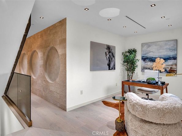 505 17th Street, Huntington Beach CA 92648