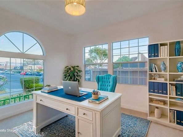 3403 Falcon Avenue, Long Beach CA 90807