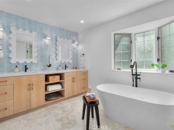 17481 Tramonto Drive, Pacific Palisades CA 90272