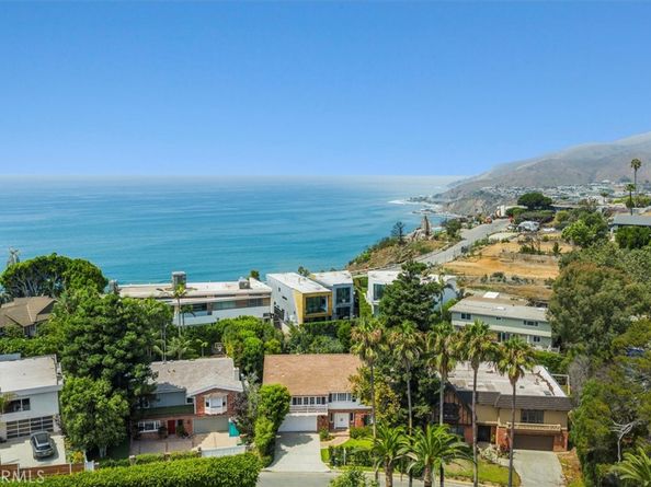 17481 Tramonto Drive, Pacific Palisades CA 90272