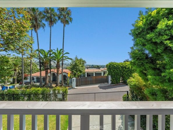 17481 Tramonto Drive, Pacific Palisades CA 90272