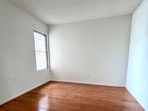 14 Camelback Avenue N, Carson CA 90745