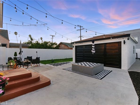 425 W 109th Street, Los Angeles CA 90061