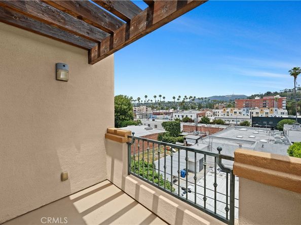 5633 Carlton Way 503, Hollywood CA 90028