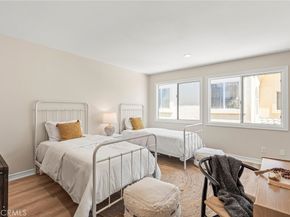 1323 17th Street, Manhattan Beach CA 90266
