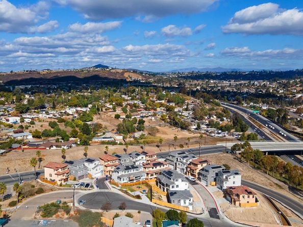 8564 Vista Azul Pl, Lemon Grove CA 91945