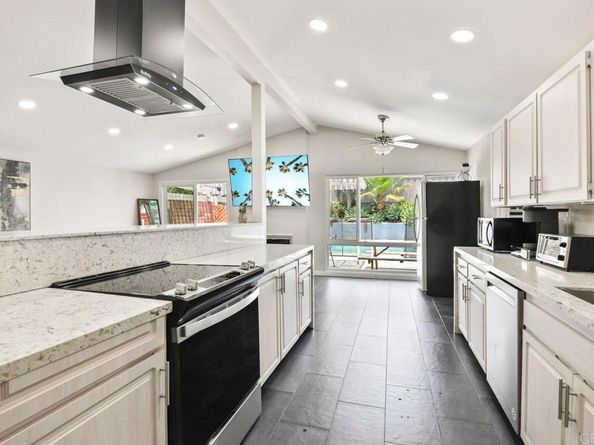 9452 Larrabee Avenue, San Diego CA 92123