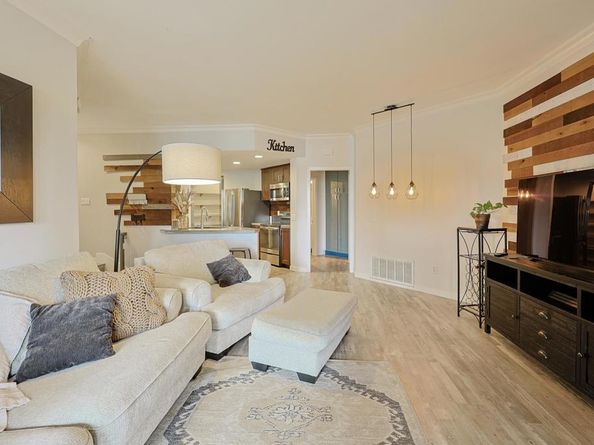 7354 Mission Trails 105, Santee CA 92071