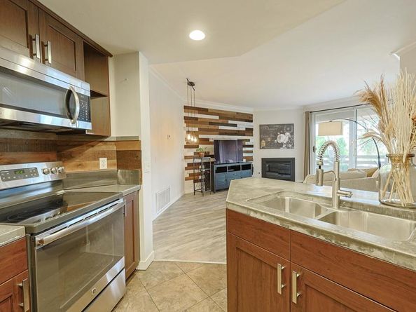 7354 Mission Trails 105, Santee CA 92071