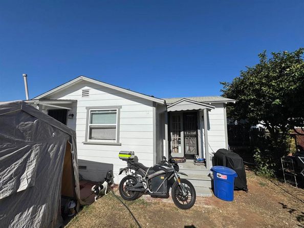 2819 I Avenue, National City CA 91950