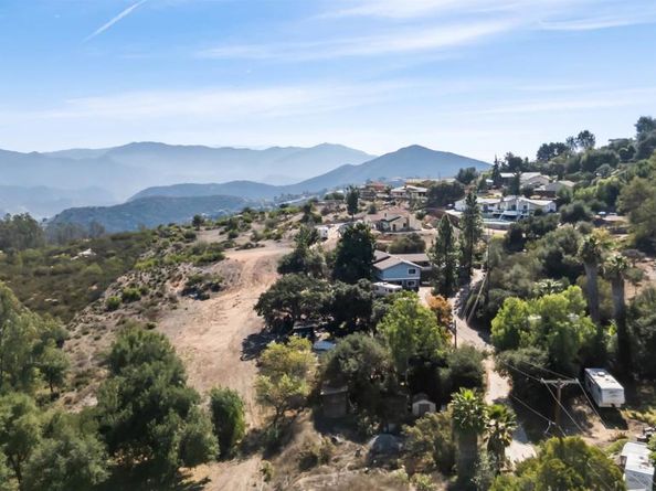 296 East Lane, El Cajon CA 92021