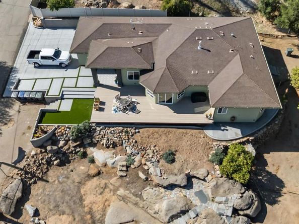 296 East Lane, El Cajon CA 92021