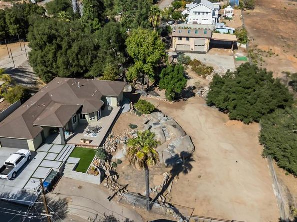 296 East Lane, El Cajon CA 92021