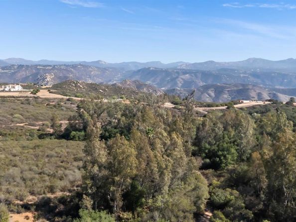 296 East Lane, El Cajon CA 92021